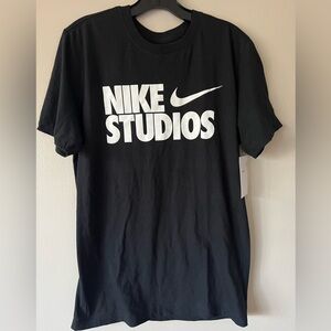 Nike T shirt - new with tags 🏷️